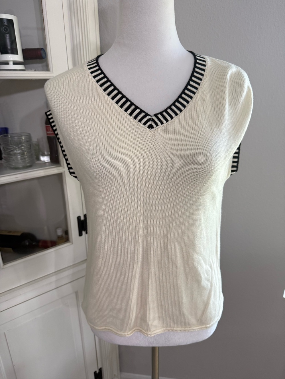 Cream V-Neck Knit Sleeveless Sweater with Black-White Trim